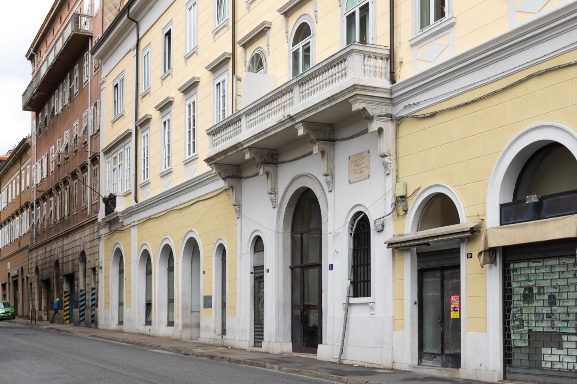 Arcobaleno Trieste Via Udine 19 ภายนอก รูปภาพ